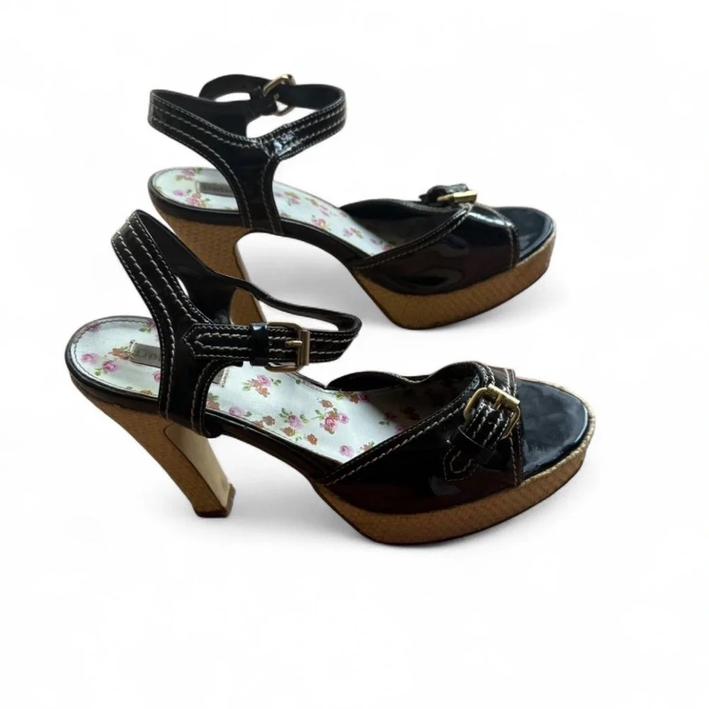 Black patent buckle and tan weave heels with buckles - Picture 3 of 6